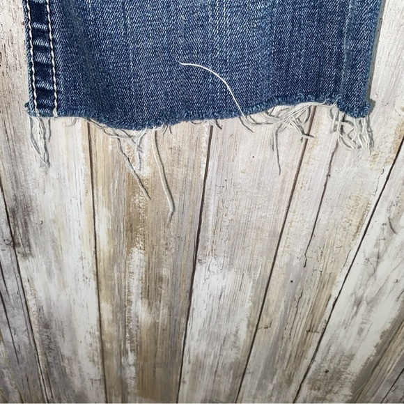 Miss Me Boot Fray Cutoff Jeans - Picture 2 of 6